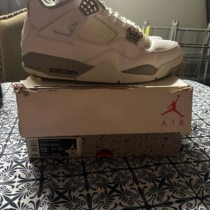 Nike Air Jordan 4 Retro in Cream and Gray